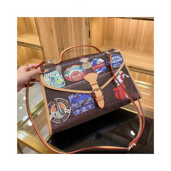 style messenger bag graffiti badge print handbag purse adjustable belt shoulder bag flap crossbody bags tote pocket
style messenger bag graffiti badge print handbag purse adjustable belt shoulder bag flap crossbody bags tote pocket