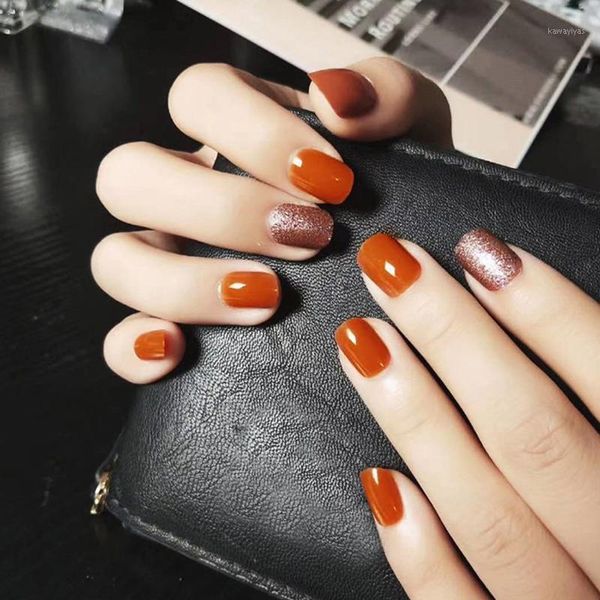 24pcs/set simple french false nails short design fashion full cover artificial nail art tips decorations tools1, Red;gold
24pcs/set simple french false nails short design fashion full cover artificial nail art tips decorations tools1, Red;gold