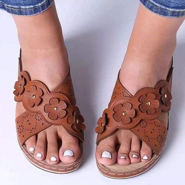 slippers women summer shoes slides low flower on a wedge pantofle 2021 basic fretwork floral fabric pu rubber sum, Black
slippers women summer shoes slides low flower on a wedge pantofle 2021 basic fretwork floral fabric pu rubber sum, Black