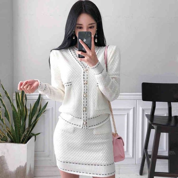 skirt male shirt dress define the shape of elegant women decorated in v pearls handling coat button m6a4, Black
skirt male shirt dress define the shape of elegant women decorated in v pearls handling coat button m6a4, Black
