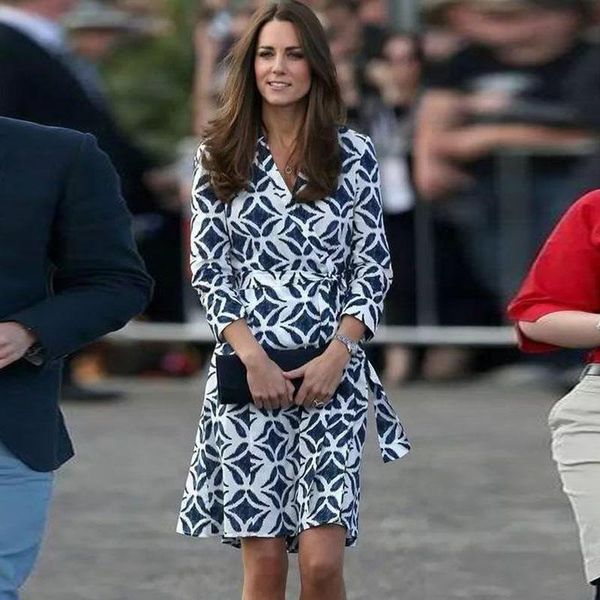 casual dresses 2021 autumn princess kate print flower v-neck three-quarter sleeves belt slim temperament mid-length dress high quality, Black;gray
casual dresses 2021 autumn princess kate print flower v-neck three-quarter sleeves belt slim temperament mid-length dress high quality, Black;gray