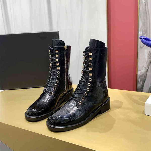 classic cowhide short boots patent leather fashion lace-up zipper comfortable platform motorcycle ankle bottes black white size 35-41
classic cowhide short boots patent leather fashion lace-up zipper comfortable platform motorcycle ankle bottes black white size 35-41