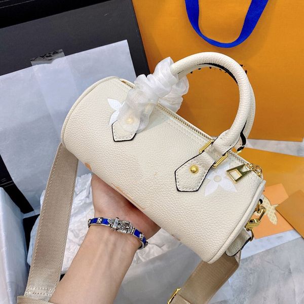 5a+classic original ladies fashion bags luxury designer 100% atmospheric cowhide messenger bag cute pillow waterproof design
5a+classic original ladies fashion bags luxury designer 100% atmospheric cowhide messenger bag cute pillow waterproof design