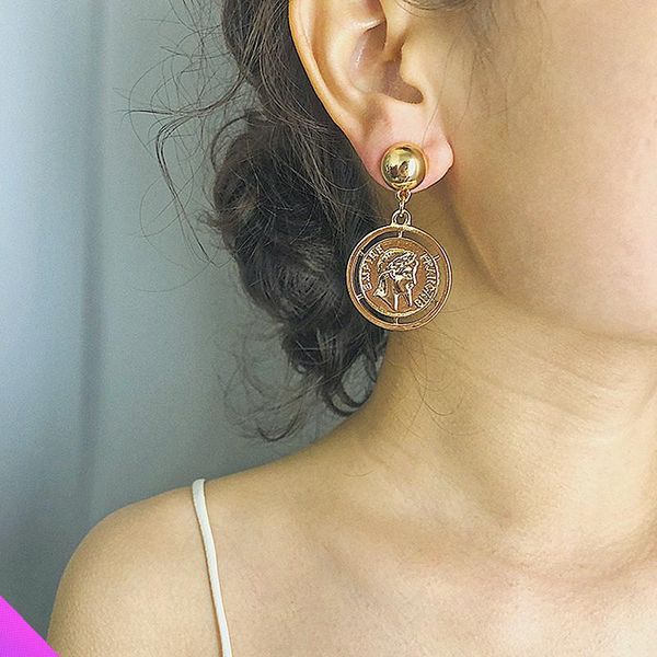 stud exquisite portrait embossed round earrings classic fashion romantic girl ladies jewelry 2021, Golden;silver
stud exquisite portrait embossed round earrings classic fashion romantic girl ladies jewelry 2021, Golden;silver