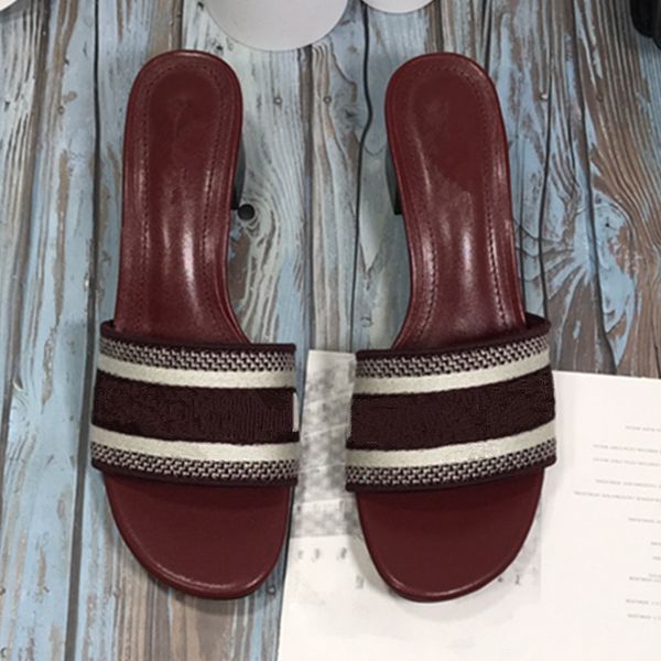 2022 design slides retro europa fashion ladies sandals embroidered mid-heel outer wear slippers jkgiufjd light luxury desginers women square, Black
2022 design slides retro europa fashion ladies sandals embroidered mid-heel outer wear slippers jkgiufjd light luxury desginers women square, Black