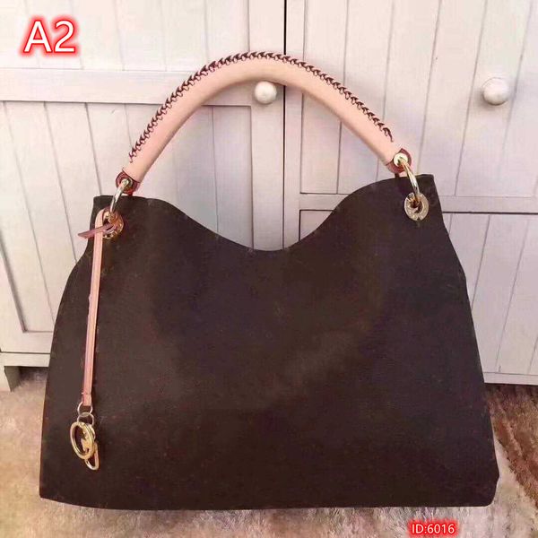 women's classic fashion luxury designer brand tote handbag; leather canvas printing golden hardware key shoulder
women's classic fashion luxury designer brand tote handbag; leather canvas printing golden hardware key shoulder