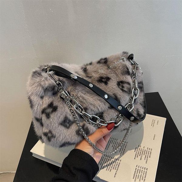 evening bags fashion shoulder bag simple design women handbag winter plush crossbody female luxury phone pack purse
evening bags fashion shoulder bag simple design women handbag winter plush crossbody female luxury phone pack purse