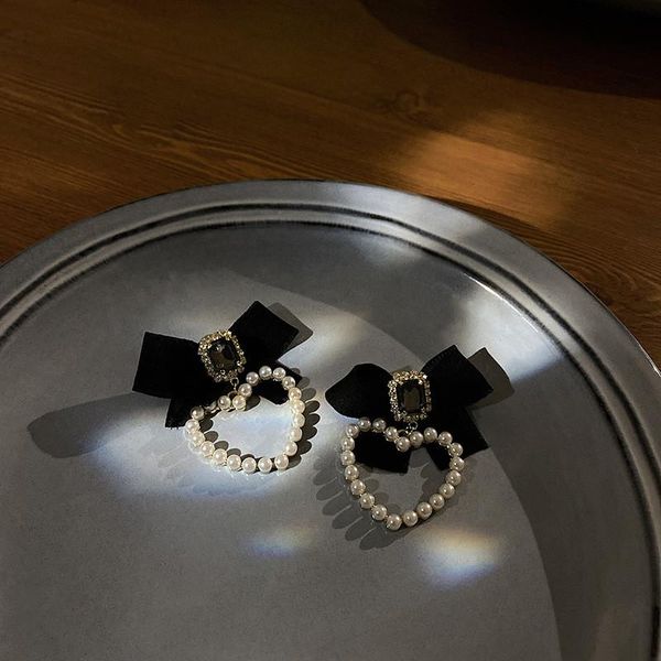 korean simulated-pearl love heart drop earrings vintage velvet bowknot black crystal dangle & chandelier, Silver
korean simulated-pearl love heart drop earrings vintage velvet bowknot black crystal dangle & chandelier, Silver