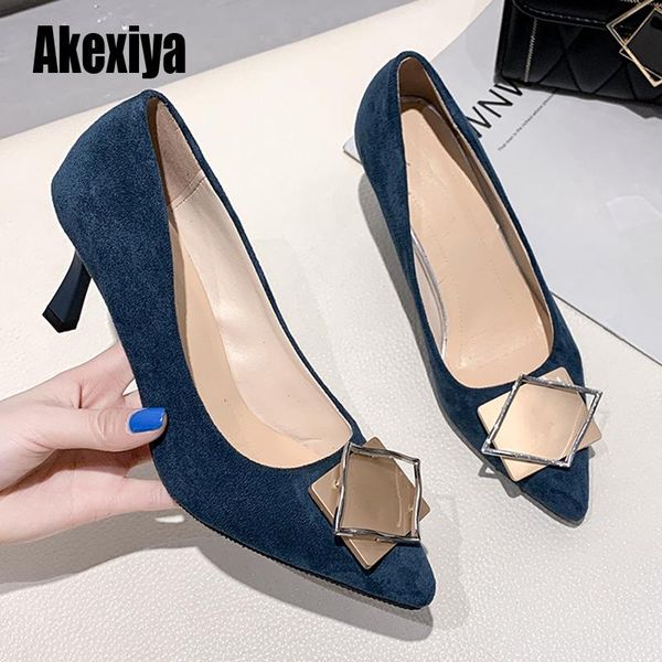 dress shoes plue size 34-43 pointed high heels suede shallow mouth thick with black slip-on work metal button women s968
dress shoes plue size 34-43 pointed high heels suede shallow mouth thick with black slip-on work metal button women s968
