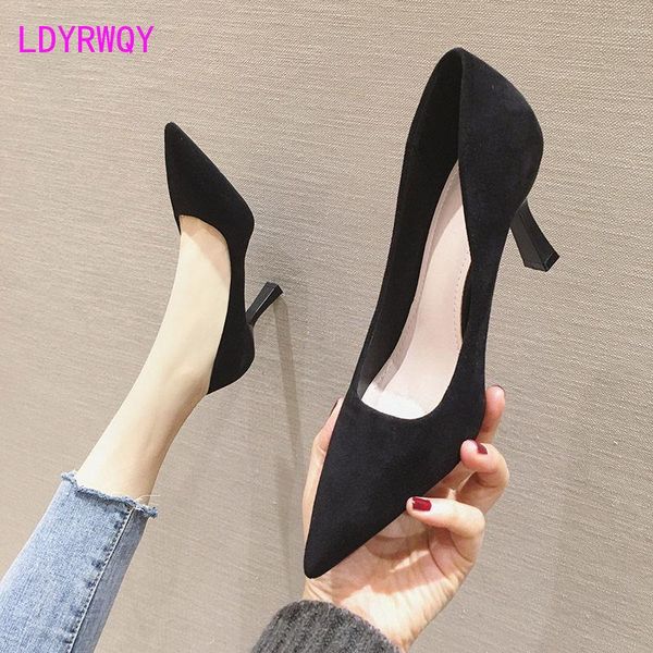 dress shoes 2021 spring black high heels professional stiletto shallow pointed toe large size single women33-43
dress shoes 2021 spring black high heels professional stiletto shallow pointed toe large size single women33-43