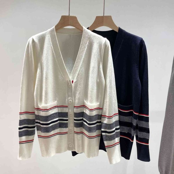 men's and women's tb t-shirt 2021 early fall new loose college stripe contrast sweater pocket cardigan thin coat women, White;black
men's and women's tb t-shirt 2021 early fall new loose college stripe contrast sweater pocket cardigan thin coat women, White;black