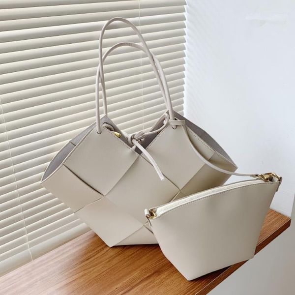 evening bags bag weave large underarm tote 2021 fashion high-quality pu leather women's designer handbag shoulder
evening bags bag weave large underarm tote 2021 fashion high-quality pu leather women's designer handbag shoulder