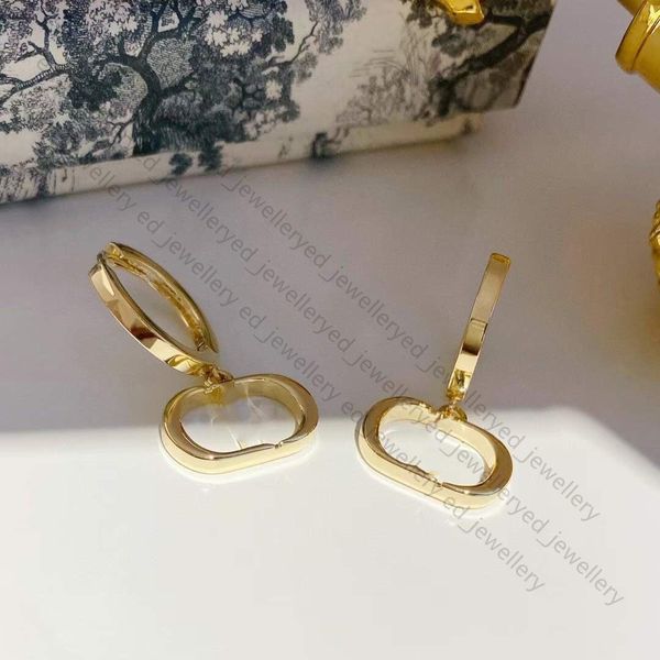 2022women's earring designer fashion yellow metal letter earring brand jewelry luxury party wedding couple gift, Golden;silver
2022women's earring designer fashion yellow metal letter earring brand jewelry luxury party wedding couple gift, Golden;silver