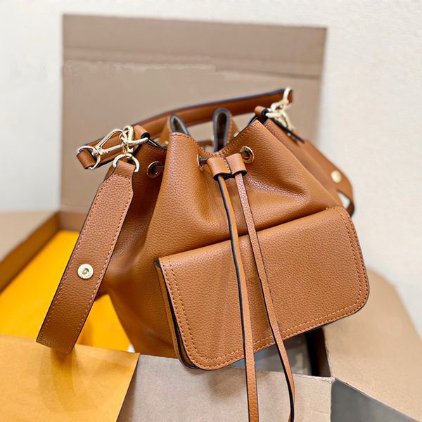 2021 fashion bucket bag drawstring designers shoulder pocket with turn lock luxurys womens handbags purses wholesale
2021 fashion bucket bag drawstring designers shoulder pocket with turn lock luxurys womens handbags purses wholesale