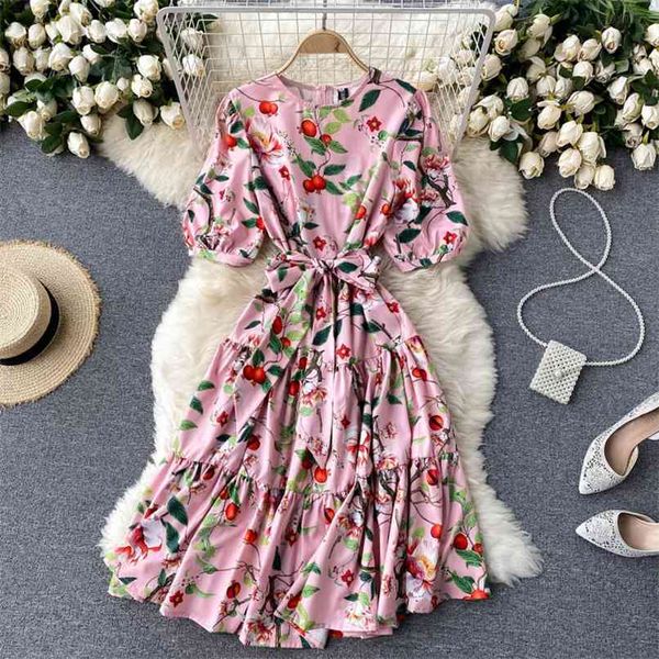 pastoralism ethnic style short-sleeved sashes lace-up waist holiday dress for women o-neck retro pomegranate print pleated 210602, White
pastoralism ethnic style short-sleeved sashes lace-up waist holiday dress for women o-neck retro pomegranate print pleated 210602, White