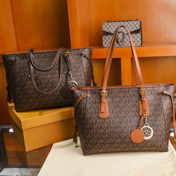leather women's bag 2021 new autumn and winter versatile tote large capacity niche design portable one shoulder fashion
leather women's bag 2021 new autumn and winter versatile tote large capacity niche design portable one shoulder fashion
