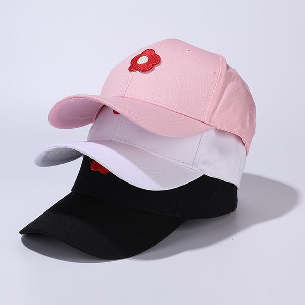 in spring and summer, a small red flower sticker sunshade duck tongue hat dome curved brim baseball cap, Black;white
in spring and summer, a small red flower sticker sunshade duck tongue hat dome curved brim baseball cap, Black;white