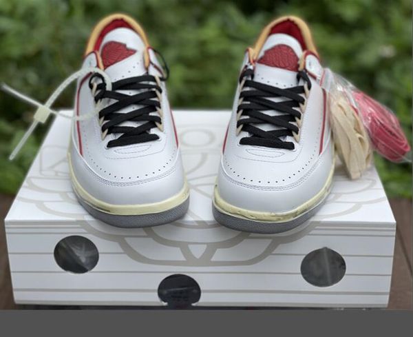 us 7-12 2 low white red basketball shoes mens 2s varsity outdoor sports skateboard sneakers dj4375-106 with original box
us 7-12 2 low white red basketball shoes mens 2s varsity outdoor sports skateboard sneakers dj4375-106 with original box