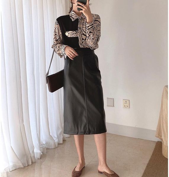 skirts 2021 spring women pu leather high waist pockets package hip skirt female front split zipper midi pencil, Black
skirts 2021 spring women pu leather high waist pockets package hip skirt female front split zipper midi pencil, Black