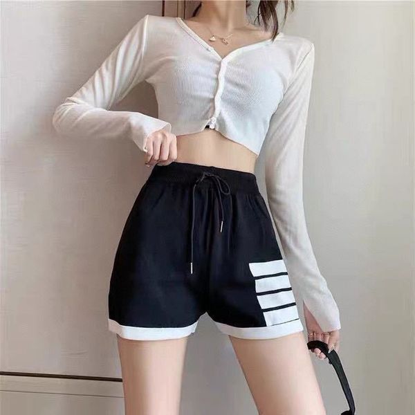 design clothing summer women's beach knitted elastic cotton short design three-part pants yarn dyed shorts, White;black
design clothing summer women's beach knitted elastic cotton short design three-part pants yarn dyed shorts, White;black