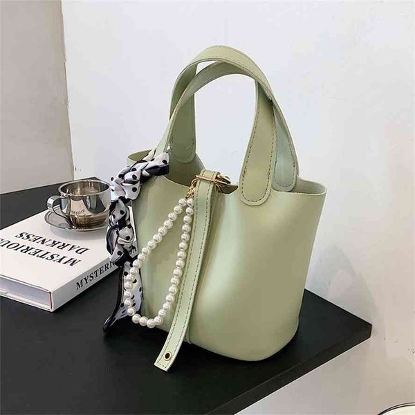 french small women 2021 new fashion messenger soft leather portable bucket bag
french small women 2021 new fashion messenger soft leather portable bucket bag