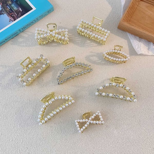 korean version diamond pearl hairpin women's back grab clip disc hairpin french elegant temperament simple hairdressing women, Slivery;white
korean version diamond pearl hairpin women's back grab clip disc hairpin french elegant temperament simple hairdressing women, Slivery;white