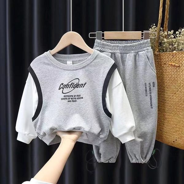 boys' suit 2021 autumn winter new net red baby sweater two-piece casual boys' foreign style clothes, Black;white
boys' suit 2021 autumn winter new net red baby sweater two-piece casual boys' foreign style clothes, Black;white