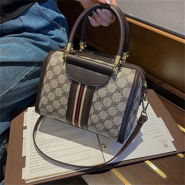 70% off deals online bag women's bag new fashion texture printed portable single shoulder messenger
70% off deals online bag women's bag new fashion texture printed portable single shoulder messenger