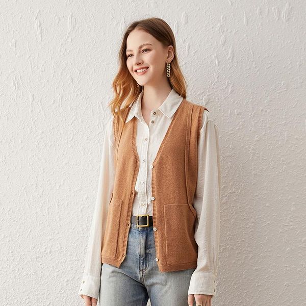 women's vests 2021 autumn and winter ladies cashmere cardigan vest knitted sweater all-match sleeveless 100% top, Black;white
women's vests 2021 autumn and winter ladies cashmere cardigan vest knitted sweater all-match sleeveless 100% top, Black;white