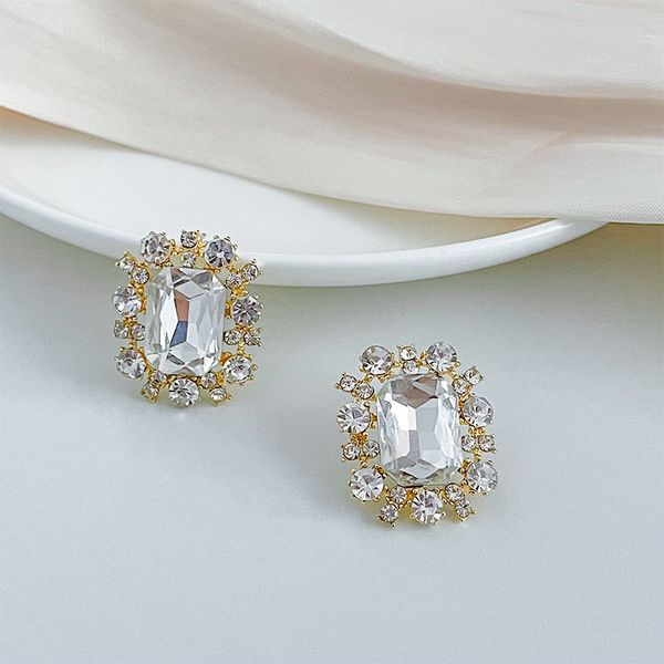 diamond earrings ladies charm zircon atmospheric european and american style fashion korean gifts do not fade wholesale, Golden
diamond earrings ladies charm zircon atmospheric european and american style fashion korean gifts do not fade wholesale, Golden
