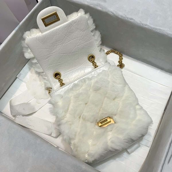 designer luxurythe latest style mini bag 81006 it melts my heart, sheepskin, gold buckles and chains cut off on both sides 01453
designer luxurythe latest style mini bag 81006 it melts my heart, sheepskin, gold buckles and chains cut off on both sides 01453