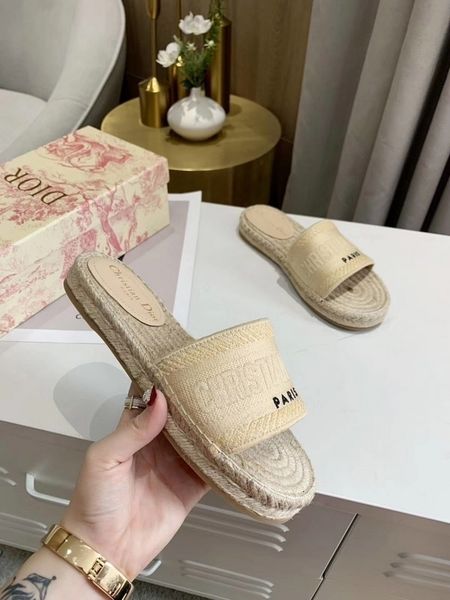 walking slides women casual handmade men tennis sandals slippers mules designer luxury thongs shoes qgcl, Black;white
walking slides women casual handmade men tennis sandals slippers mules designer luxury thongs shoes qgcl, Black;white