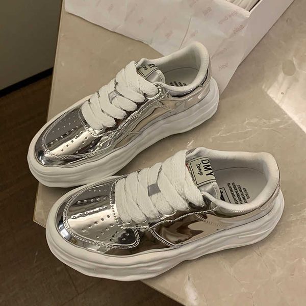 women sneakers 2021 fashion breathable vulcanized shoes pu leather platform female lace up solid casual flat y0907, Black
women sneakers 2021 fashion breathable vulcanized shoes pu leather platform female lace up solid casual flat y0907, Black