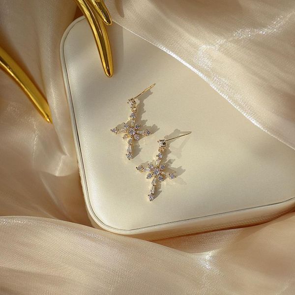 stud 14k real gold plated fashion jewelery crystal geometric flower exquisite earrings for woman holiday party elegant earring, Golden;silver
stud 14k real gold plated fashion jewelery crystal geometric flower exquisite earrings for woman holiday party elegant earring, Golden;silver