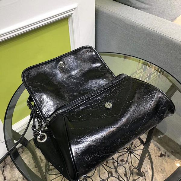 the latest women bags do old hardware with delicate retro the style is simple and compact 577124 still useful star love dandle bags
the latest women bags do old hardware with delicate retro the style is simple and compact 577124 still useful star love dandle bags