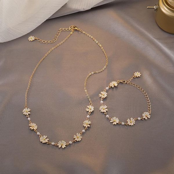 charm bracelets fashion sweet white daisy necklace personality pearl bracelet, Golden;silver
charm bracelets fashion sweet white daisy necklace personality pearl bracelet, Golden;silver