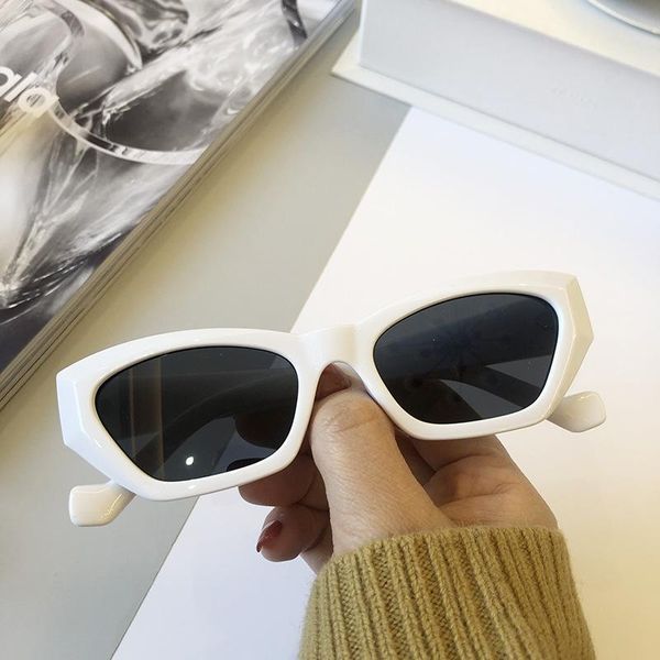 sunglasses 2021 personality small frame women's european and american fashion cat's eye retro glasses men's travel uv, White;black
sunglasses 2021 personality small frame women's european and american fashion cat's eye retro glasses men's travel uv, White;black