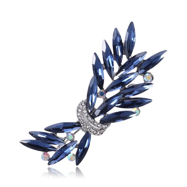 factory japanese and wholesale fashion exquisite luxury crystal shining pin coat accessories brooch christmas
factory japanese and wholesale fashion exquisite luxury crystal shining pin coat accessories brooch christmas