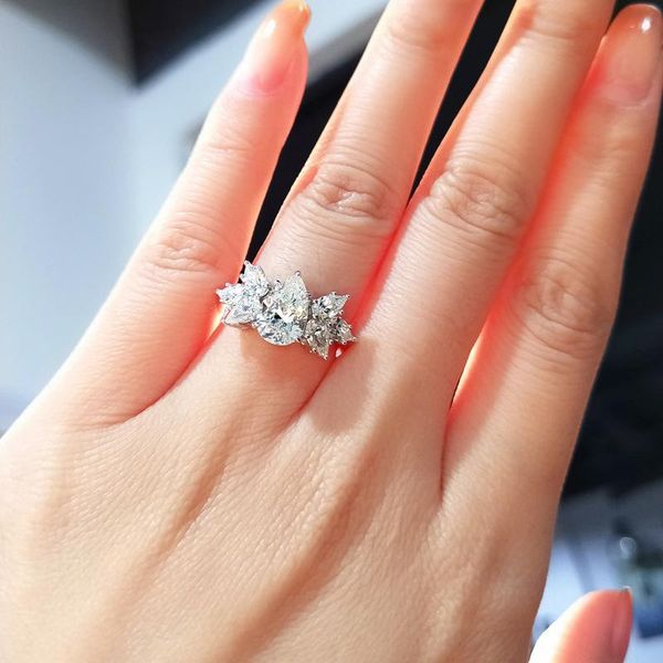 wedding rings fashion flower with water drop crystal zircon luxury dainty s925 silvery jewelry for women statement gift, Slivery;golden
wedding rings fashion flower with water drop crystal zircon luxury dainty s925 silvery jewelry for women statement gift, Slivery;golden