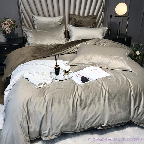 bedding sets autumn winter set simple thick duvet cover silk velvet flannel double-sided short plush coral quilt 1.8m bedsheet
bedding sets autumn winter set simple thick duvet cover silk velvet flannel double-sided short plush coral quilt 1.8m bedsheet