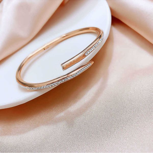 316l classic nail bracelet men women diamond bracelets designer love bangle luxury jewelry gold-plated craft gold silver rose never fade not, Black
316l classic nail bracelet men women diamond bracelets designer love bangle luxury jewelry gold-plated craft gold silver rose never fade not, Black