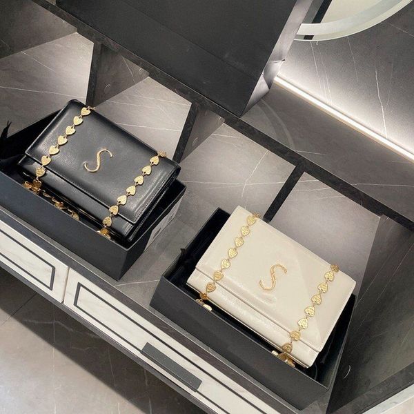 fashion luxury designer handbags purse v flap bag chain shoulder bags caviar genuine leather quilted tote bag clutch handbag
fashion luxury designer handbags purse v flap bag chain shoulder bags caviar genuine leather quilted tote bag clutch handbag