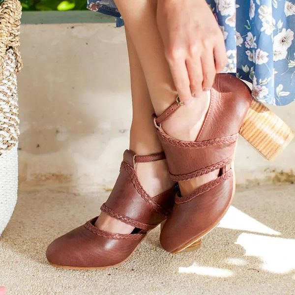 dress shoes ladies in the spring and autumn of 2021 european american style women's high heel block 43 single shoe, Black
dress shoes ladies in the spring and autumn of 2021 european american style women's high heel block 43 single shoe, Black
