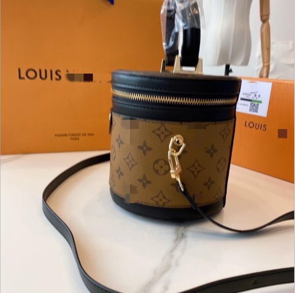 2021 women lady fashion luxurious handbags shoulder bags cross body clutch totes classic retro all-match round barrel capacity handbag, Black;red
2021 women lady fashion luxurious handbags shoulder bags cross body clutch totes classic retro all-match round barrel capacity handbag, Black;red