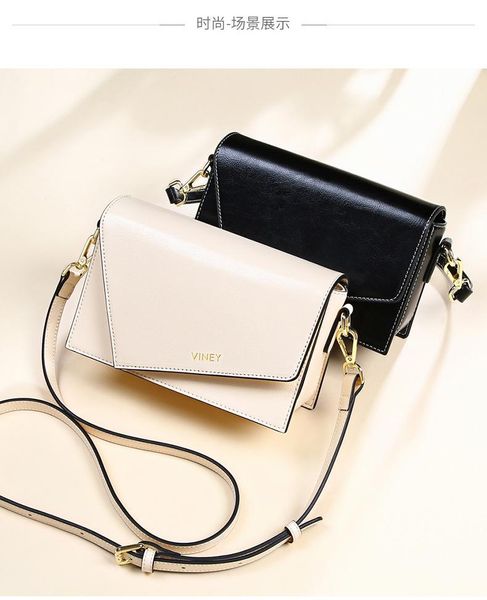bags 2021 fashion trendy leather messenger bag female all-match small single shoulder explosion square
bags 2021 fashion trendy leather messenger bag female all-match small single shoulder explosion square