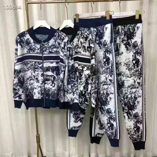 2022 factory wholesale new autumn and winter fashion leisure suit zipper coat trousers two-piece suit student slim suit x0pf, Gray
2022 factory wholesale new autumn and winter fashion leisure suit zipper coat trousers two-piece suit student slim suit x0pf, Gray