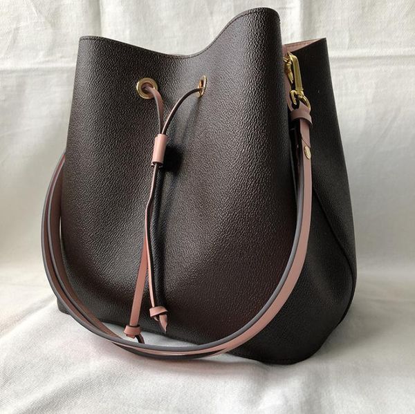 wholesale orignal real leather fashion famous shoulder tote new style hands presbyopic shopping purse messenger bag
wholesale orignal real leather fashion famous shoulder tote new style hands presbyopic shopping purse messenger bag