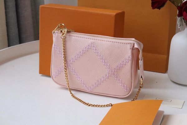 luxury designer shoulder bags for women mini pochette clutches quilted diamond check bag embroidered totes leather pink black white messenge
luxury designer shoulder bags for women mini pochette clutches quilted diamond check bag embroidered totes leather pink black white messenge