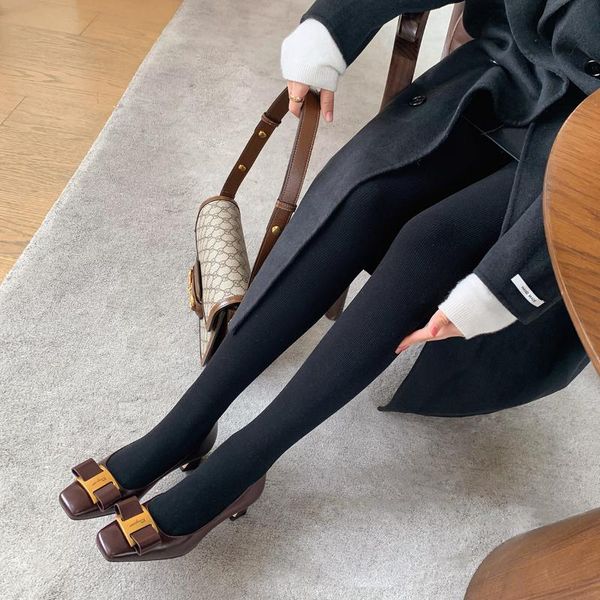 fashion flat shoes woman solid colors summer genuine leather casual comfortable women sandals, Black
fashion flat shoes woman solid colors summer genuine leather casual comfortable women sandals, Black