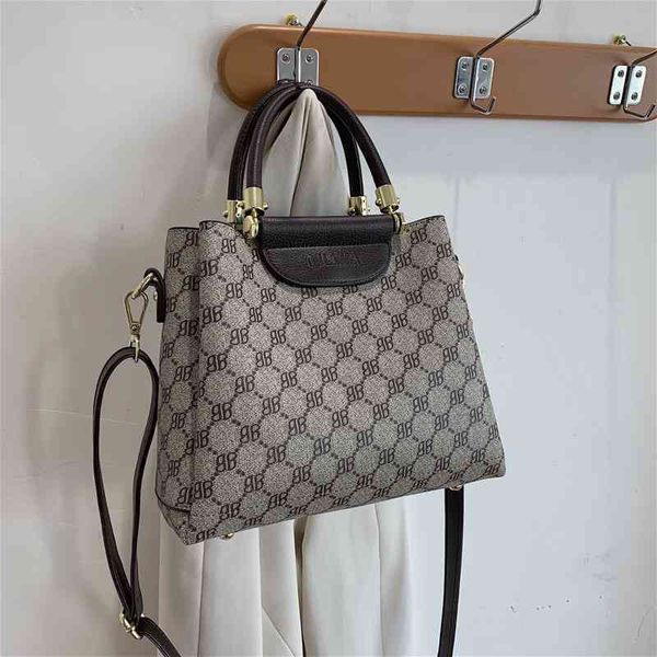 2022 factory outlet online handbags capacity portable women's summer single shoulder bag texture messenger tote bag
2022 factory outlet online handbags capacity portable women's summer single shoulder bag texture messenger tote bag